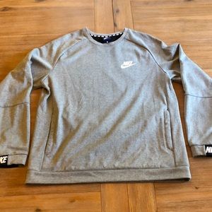 Nike Sweat Shirt - Large